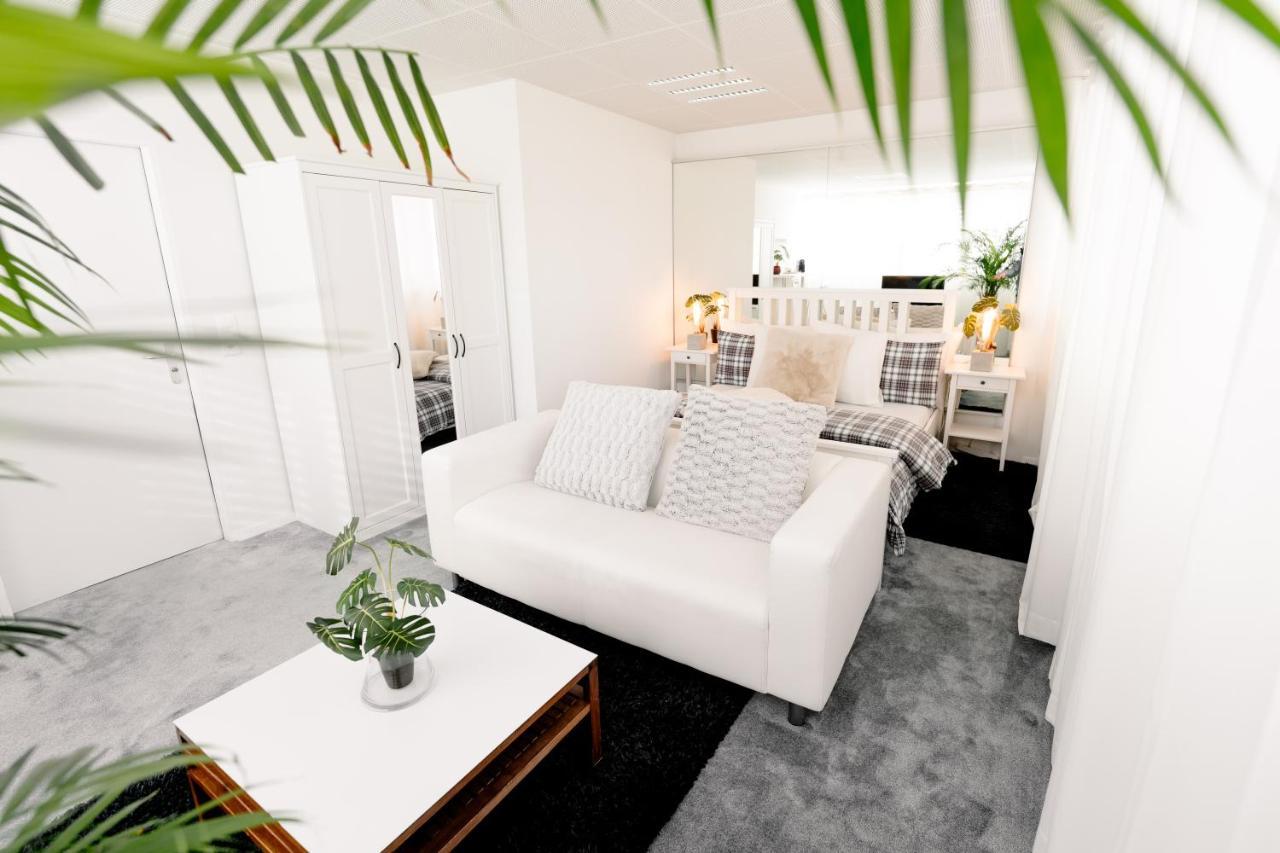 Business Sleeping Place Rolle Exterior foto